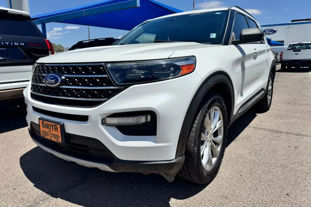 2020 Ford Explorer XLT photo 1