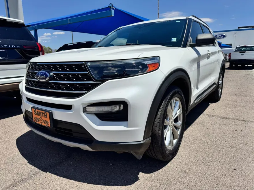 2020 Ford Explorer XLT photo 1
