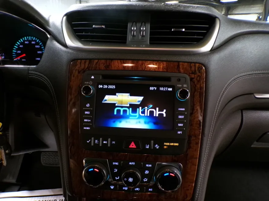2014 Chevrolet Traverse LTZ photo 19