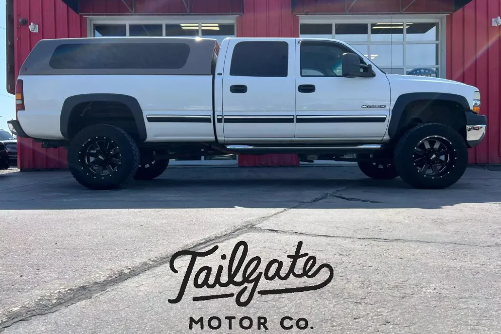 2002 Chevrolet Silverado 2500HD photo 1