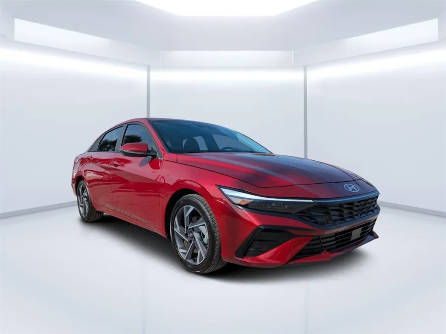 2025 Hyundai Elantra Limited photo 1
