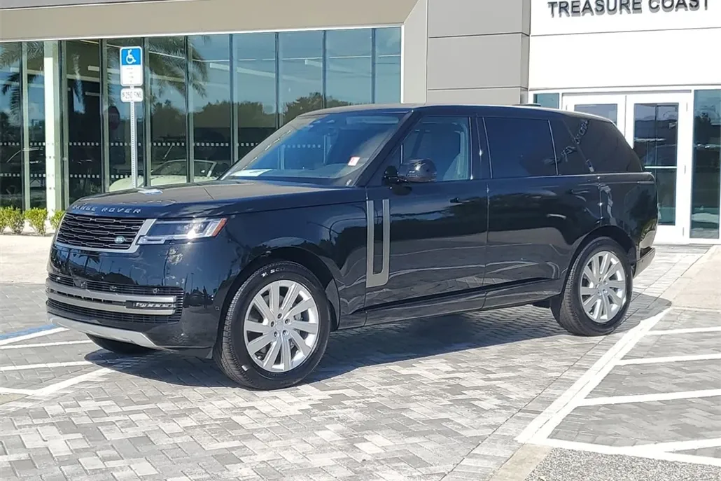 2025 Land Rover Range Rover SE photo 1