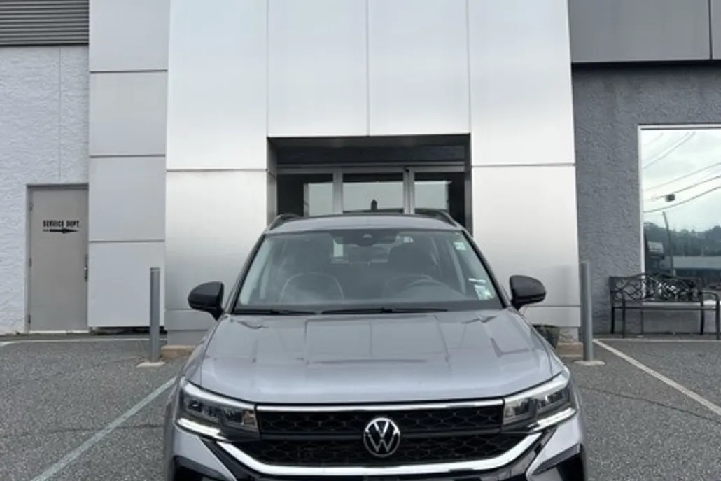 2024 Volkswagen Taos S photo 1