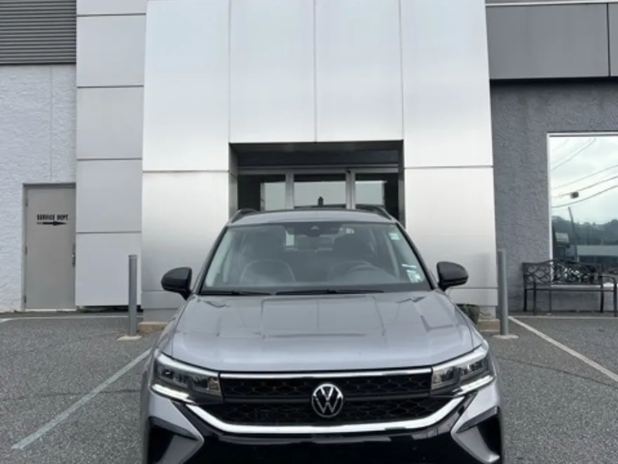 2024 Volkswagen Taos S photo 1