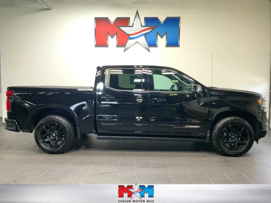 2024 Chevrolet Silverado 1500 High Country photo 1