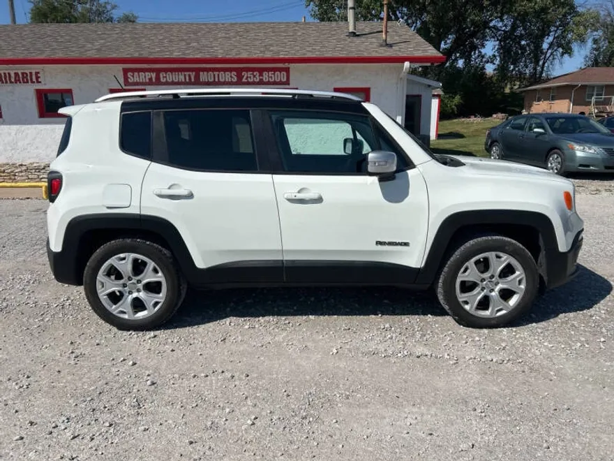 2016 Jeep Renegade Limited photo 1