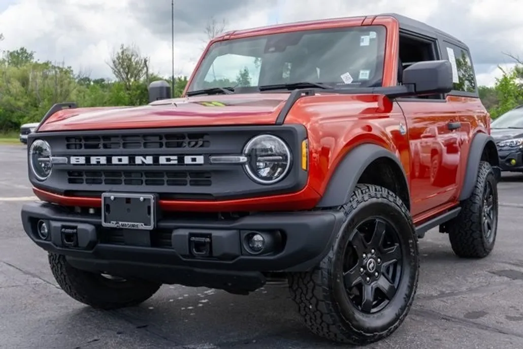 2024 Ford Bronco Black Diamond photo 1