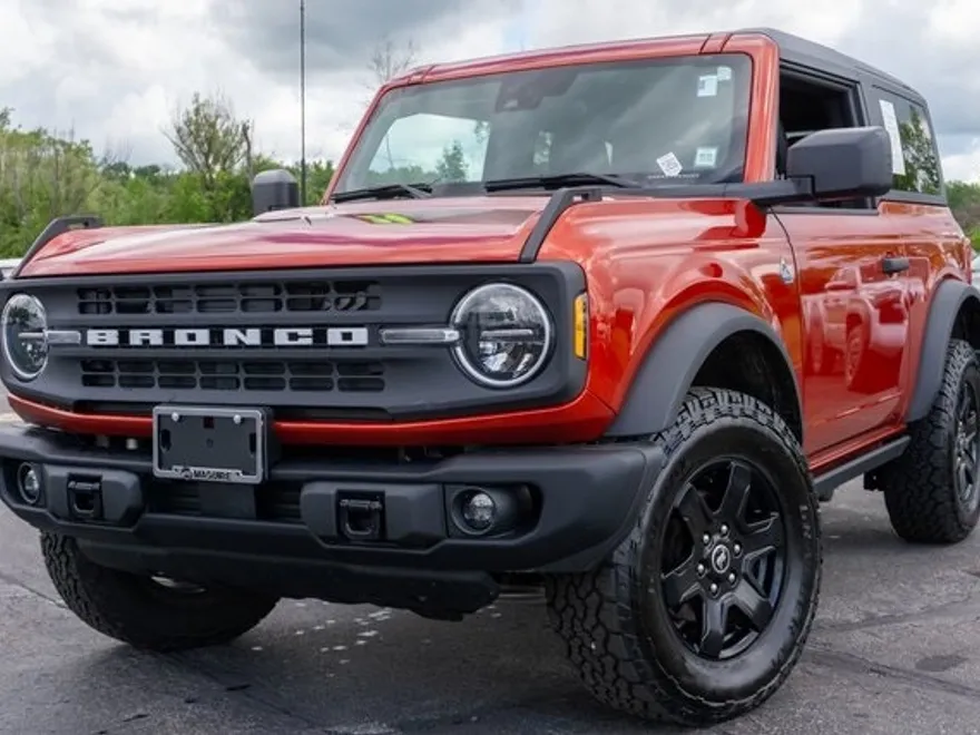 2024 Ford Bronco Black Diamond photo 1