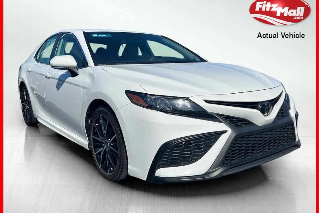 2023 Toyota Camry SE photo 1