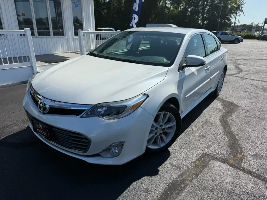 2015 Toyota Avalon XLE photo 1
