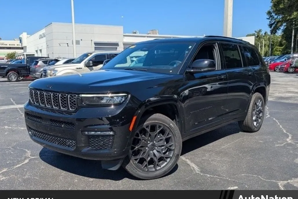 2023 Jeep Grand Cherokee Summit Reserve photo 1