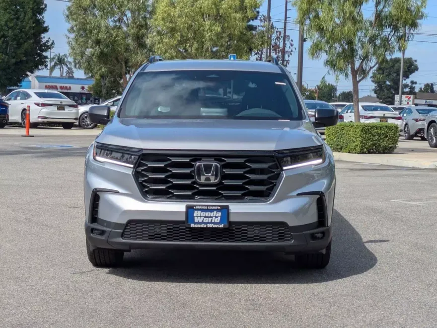 2025 Honda Pilot Sport photo 1