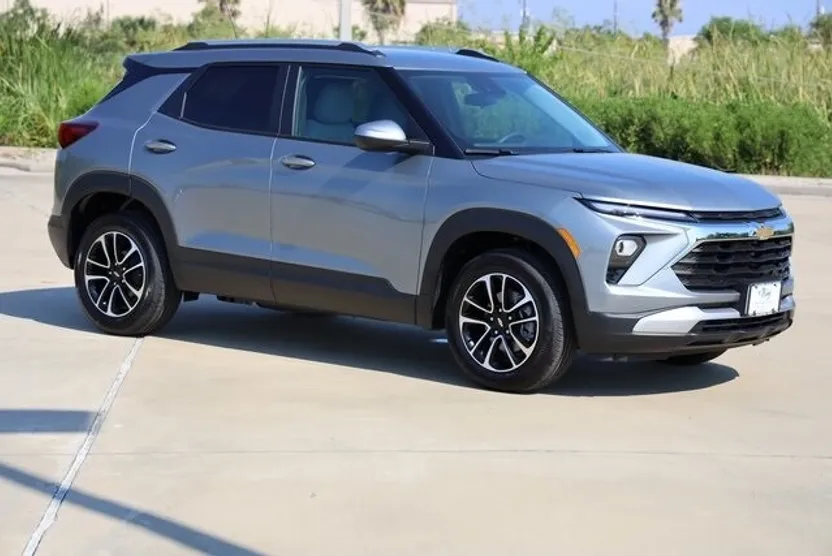 2026 Chevrolet Trailblazer LT photo 1