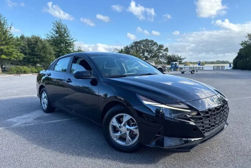 2021 Hyundai Elantra SE photo 1