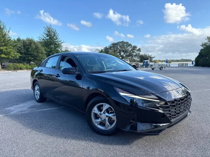 2021 Hyundai Elantra SE photo 1