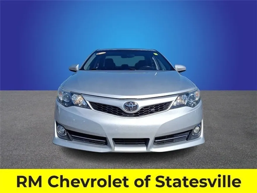 2014 Toyota Camry L photo 2