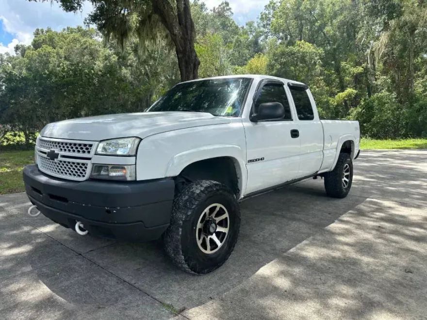 2005 Chevrolet Silverado 2500HD LS photo 1