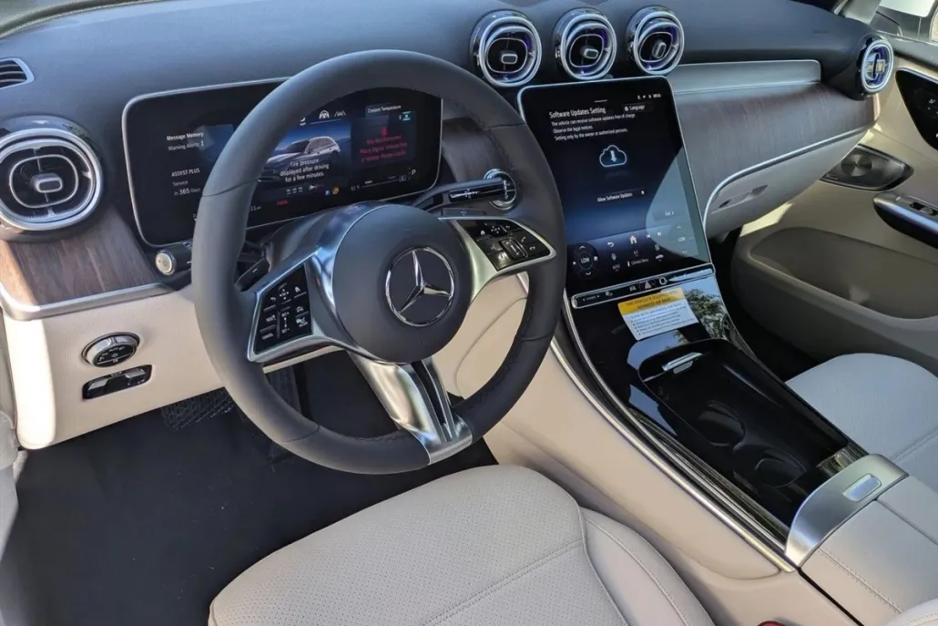 2026 Mercedes Benz GLC 300 photo 1