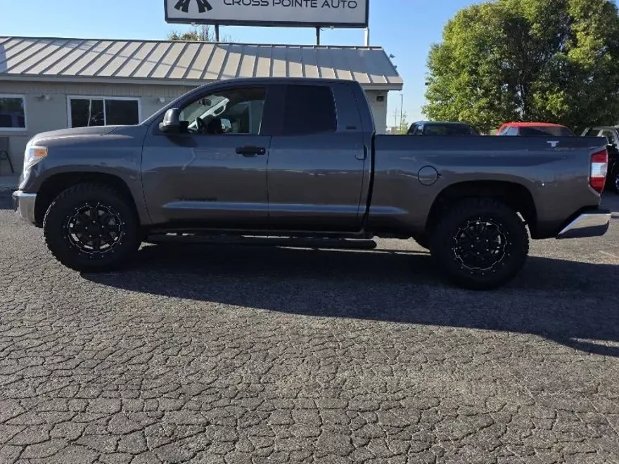 2016 Toyota Tundra Double Cab SR photo 1