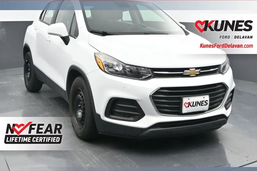 2018 Chevrolet Trax LS photo 1
