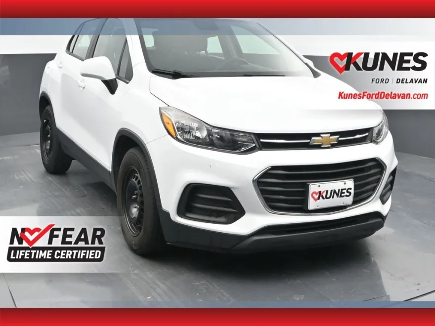 2018 Chevrolet Trax LS photo 1