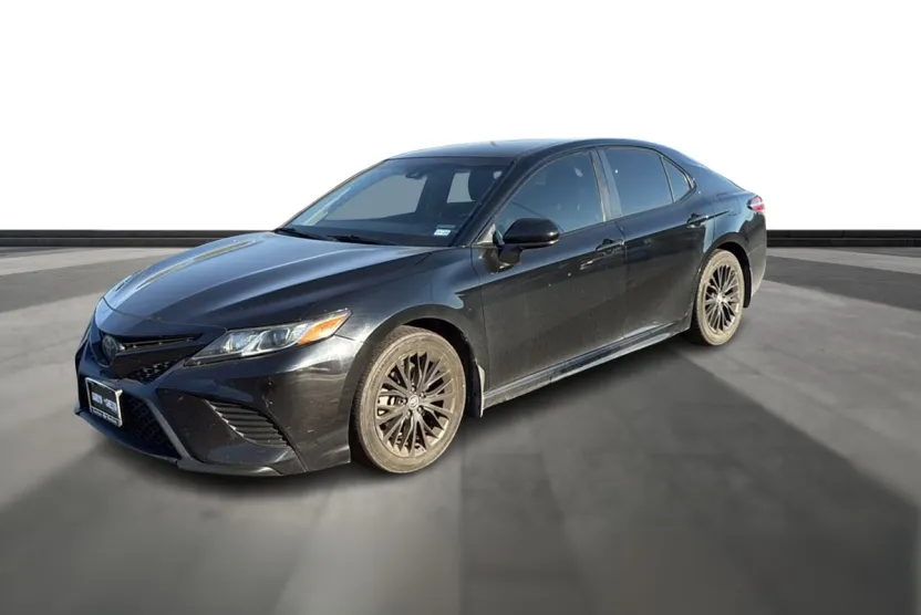 2020 Toyota Camry SE photo 1