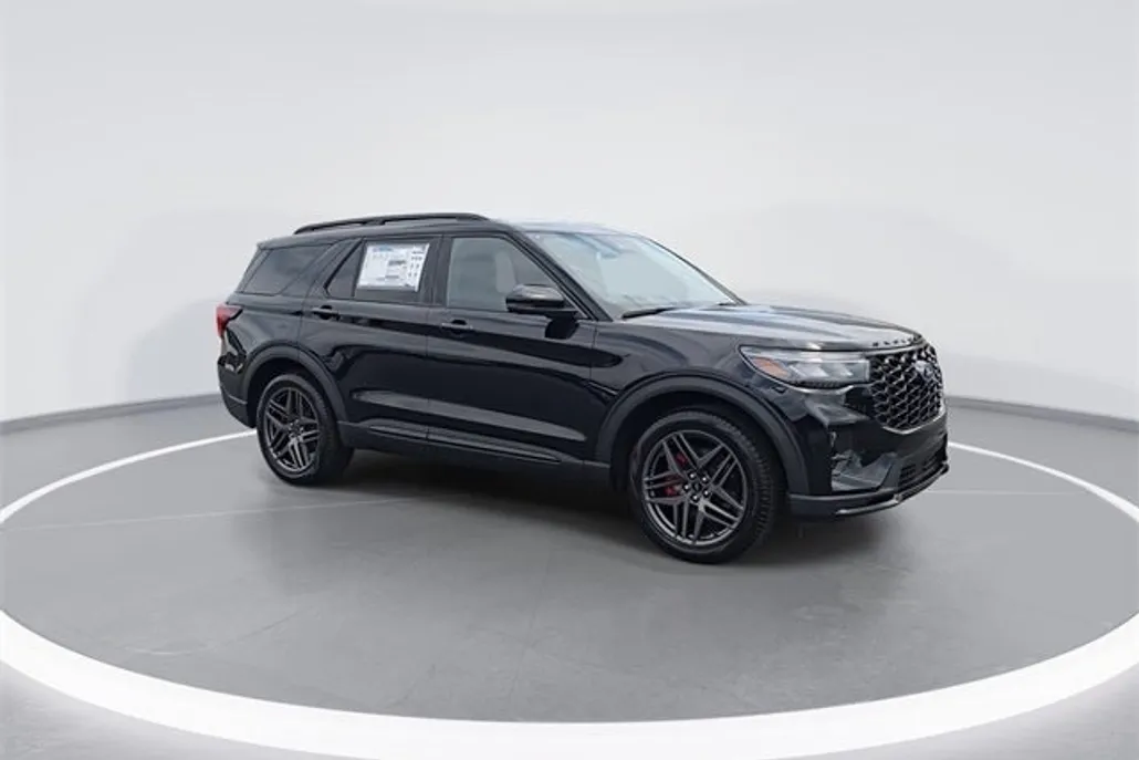 2025 Ford Explorer ST photo 1