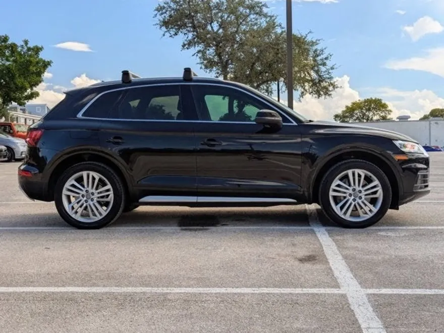 2019 Audi Q5 Premium Plus photo 1