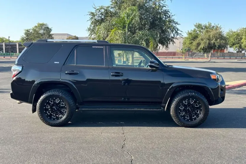 2020 Toyota 4Runner SR5 Premium photo 1
