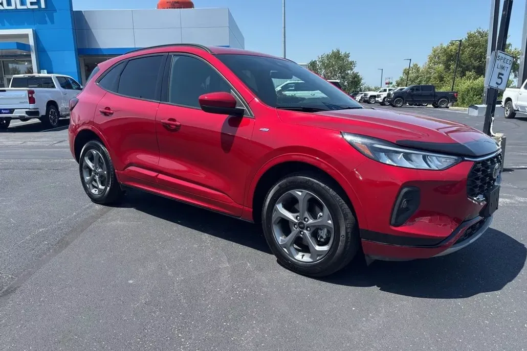 2023 Ford Escape ST-Line Select photo 1