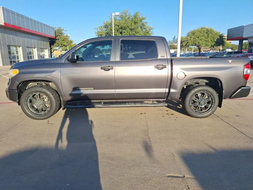 2016 Toyota Tundra SR5 photo 1