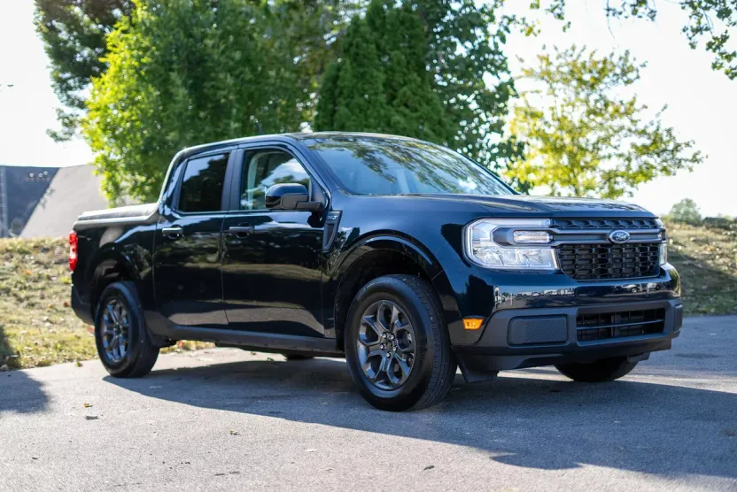 2022 Ford Maverick XLT photo 1
