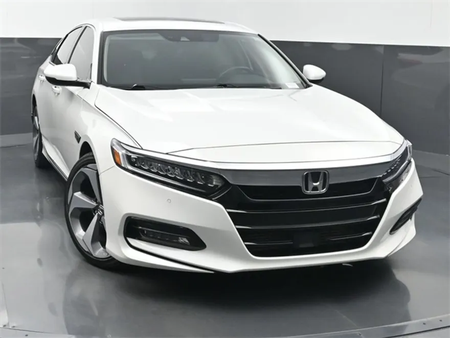 2020 Honda Accord Touring 2.0T photo 1