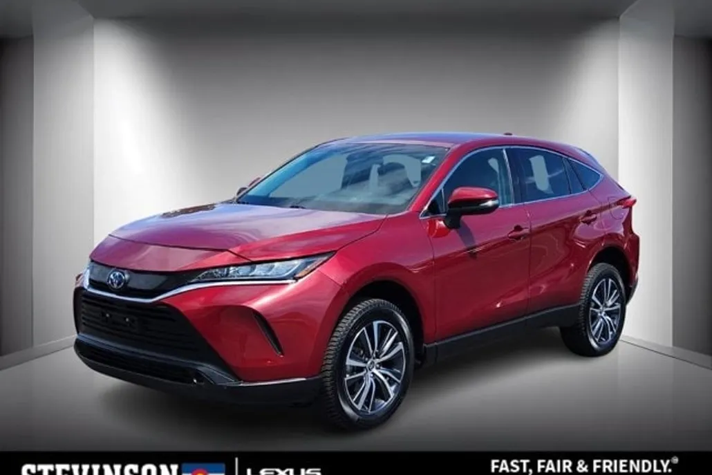 2022 Toyota Venza LE photo 1
