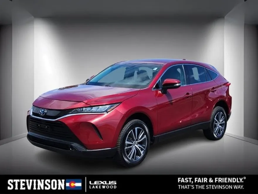 2022 Toyota Venza LE photo 1