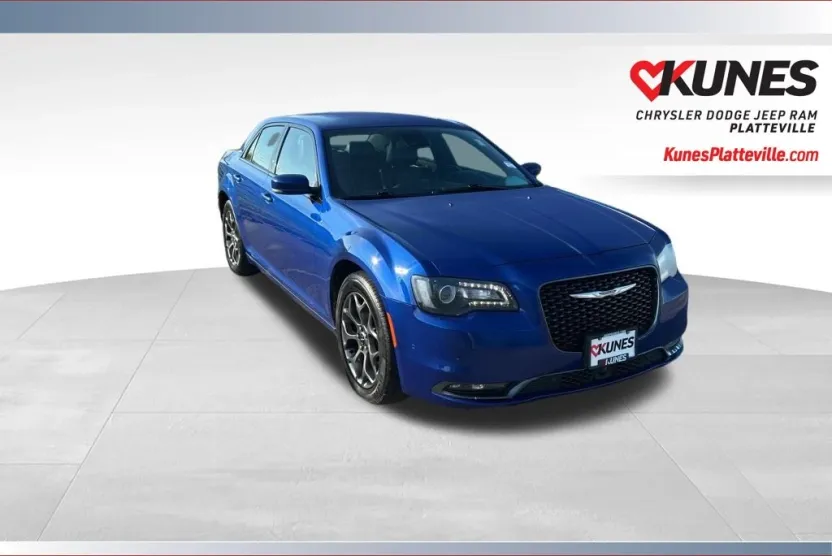 2018 Chrysler 300 S photo 1