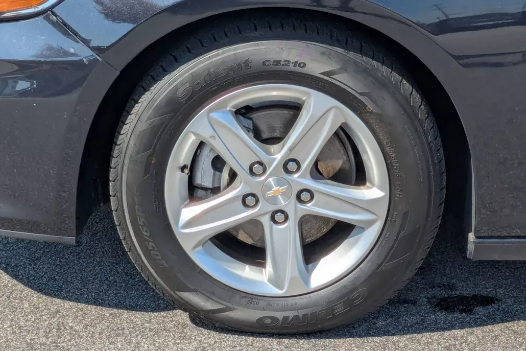 2023 Chevrolet Malibu 1LT photo 1