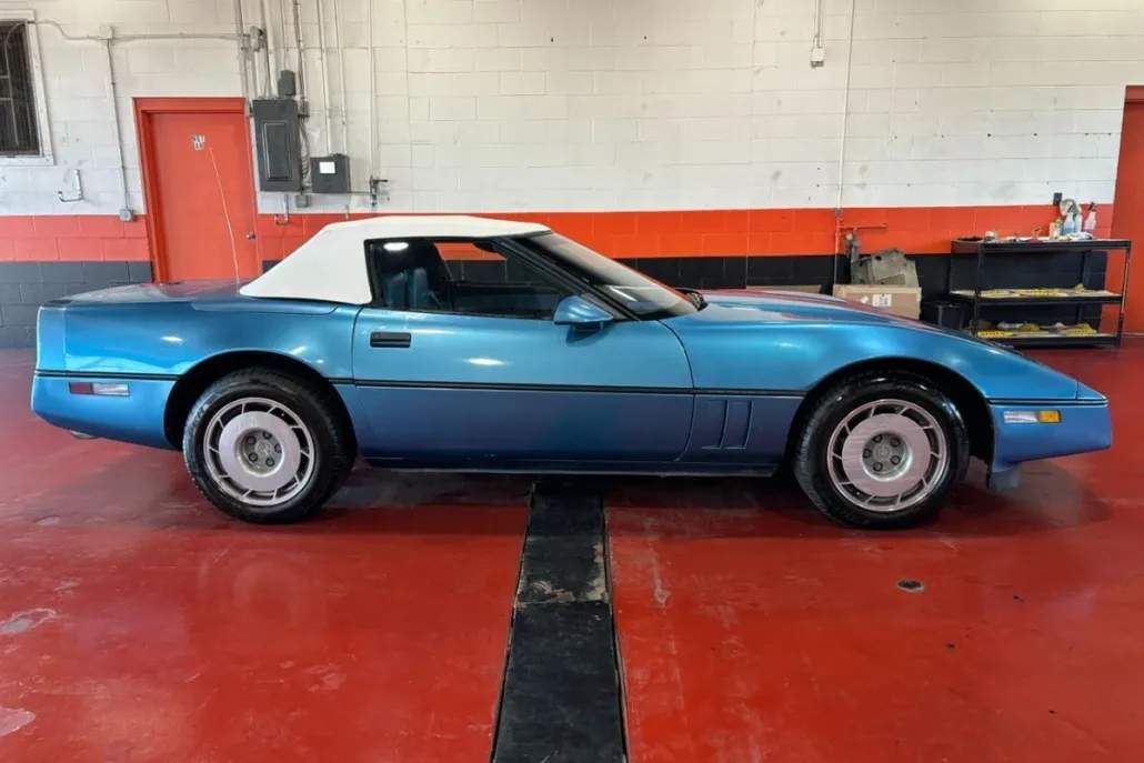 1987 Chevrolet Corvette photo 1