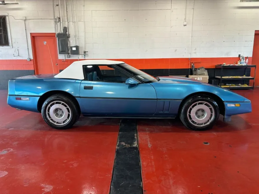 1987 Chevrolet Corvette photo 1