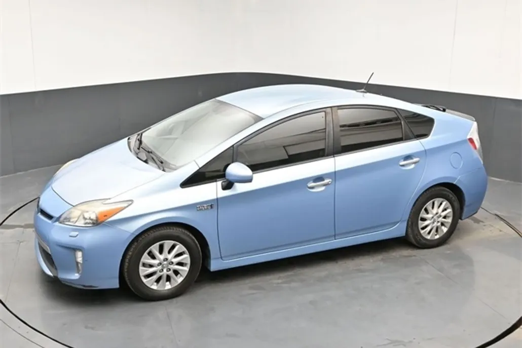 2012 Toyota Prius Plug-in Advanced photo 1