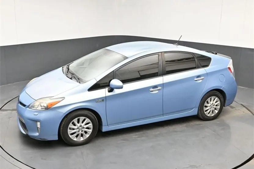 2012 Toyota Prius Plug-in Advanced photo 1