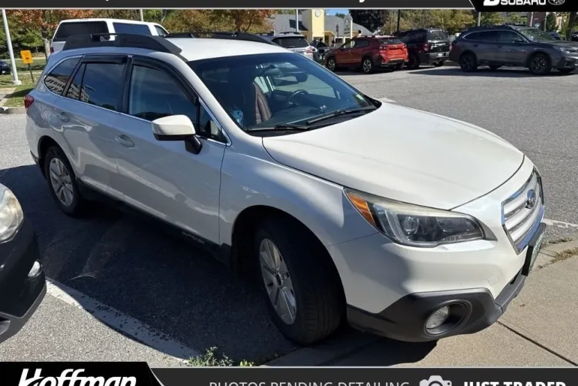 2017 Subaru Outback 2.5i Premium photo 1