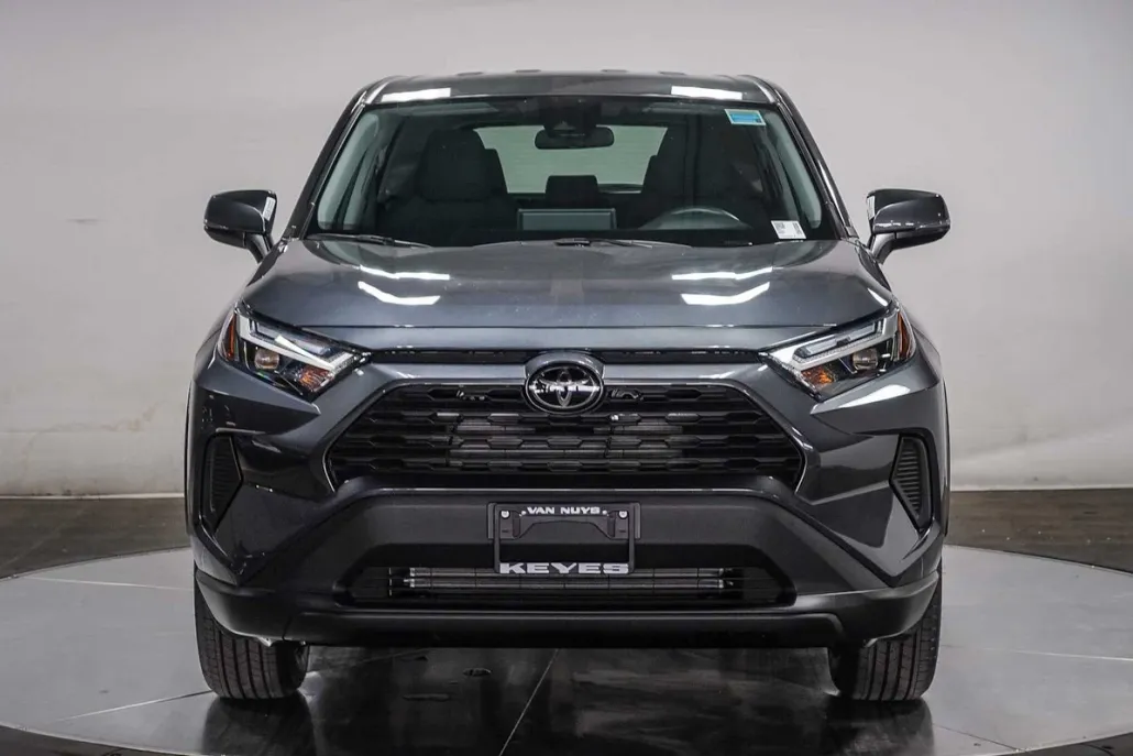 2025 Toyota RAV4 LE photo 1