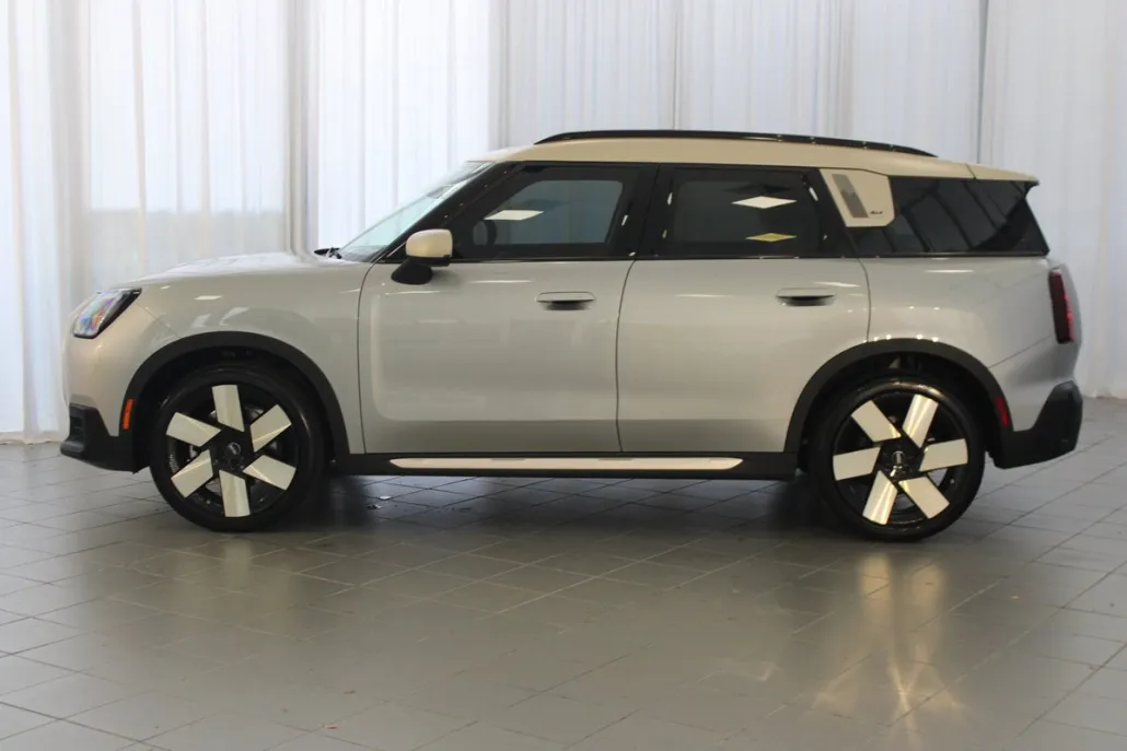 2025 Mini Countryman S ALL4 photo 1