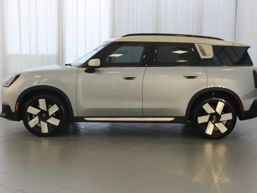2025 Mini Countryman S ALL4 photo 1
