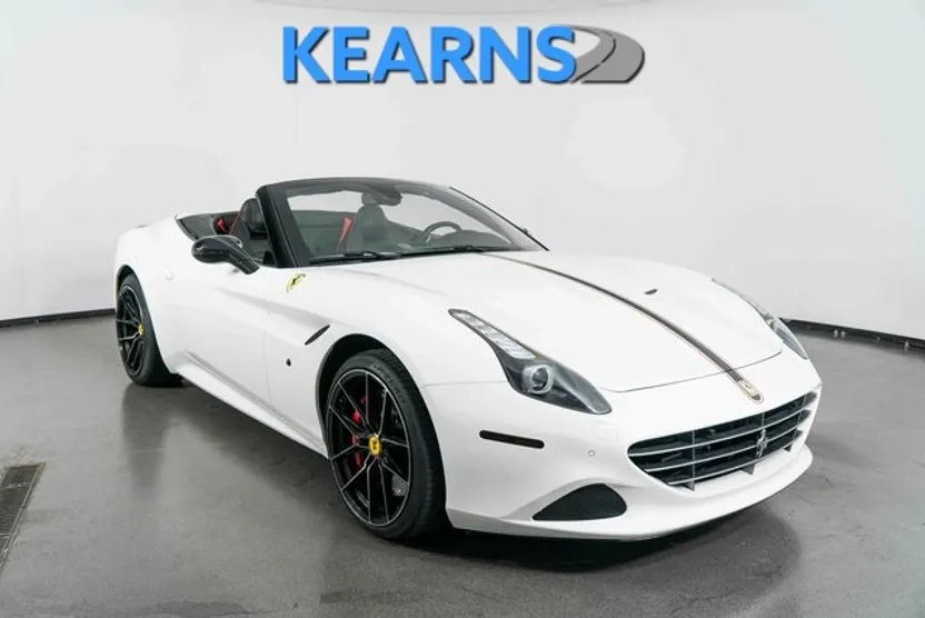 2017 Ferrari California T photo 1