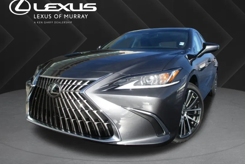 2025 Lexus ES 300h photo 1