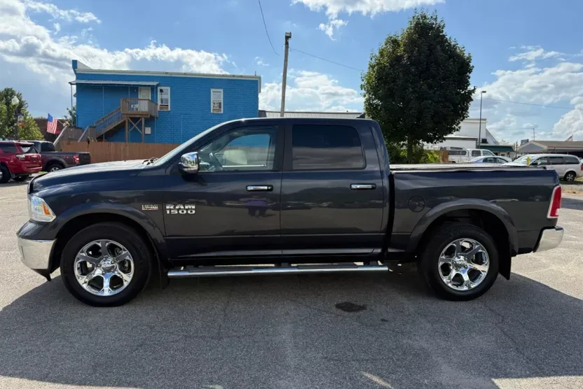 2015 Ram 1500 Laramie photo 1