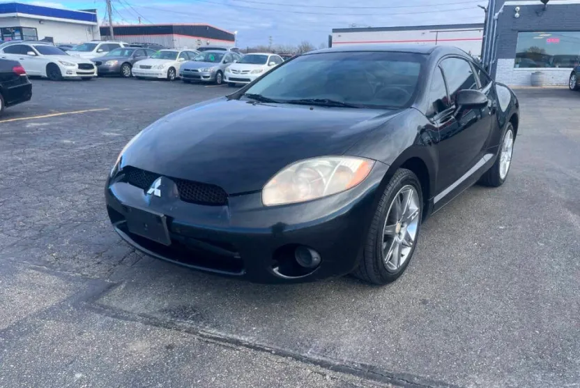 2007 Mitsubishi Eclipse SE photo 1
