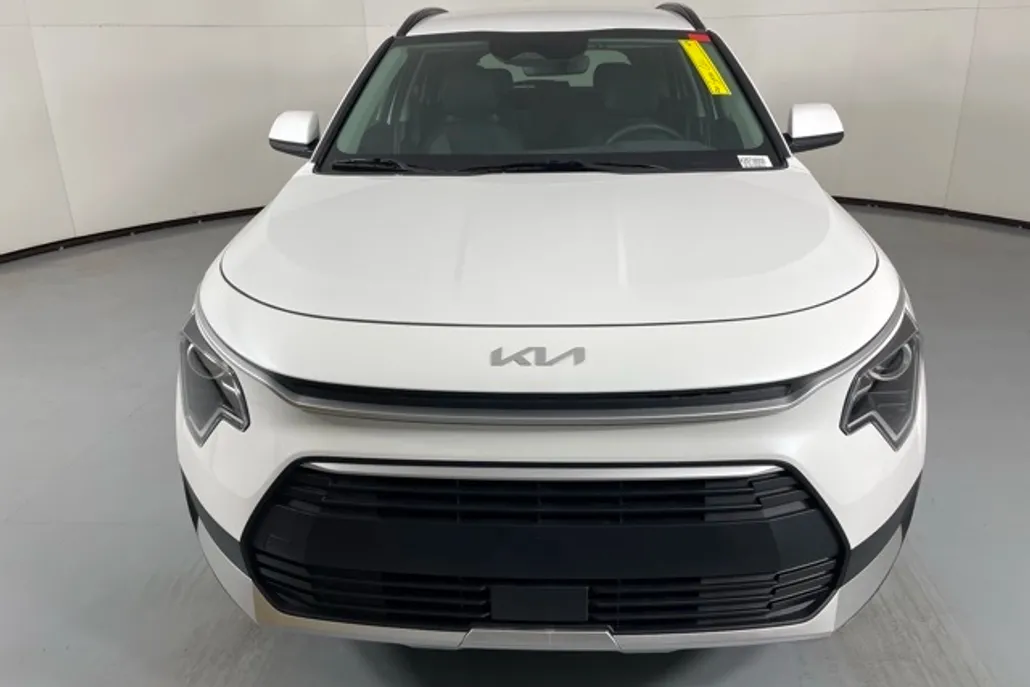 2025 Kia Niro EX photo 1